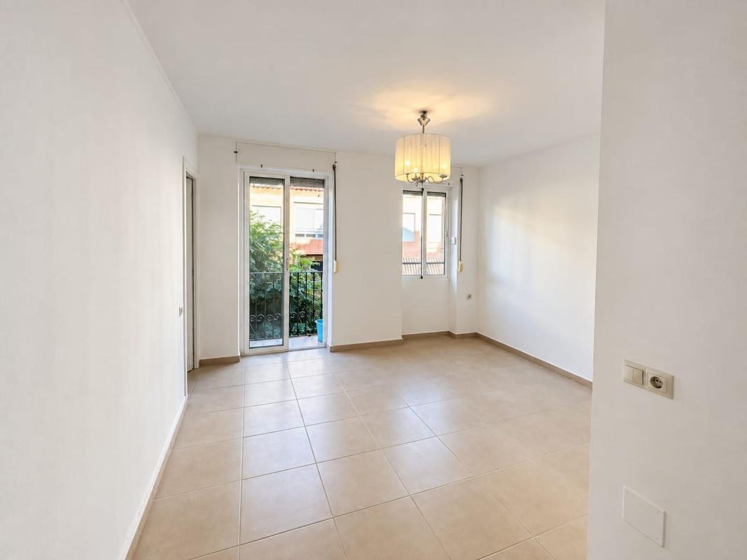 Venta de piso en Piso en Calle San Agatangelo, Benalúa, Alicante / Alacant, Alicante / Alacant
photo 1