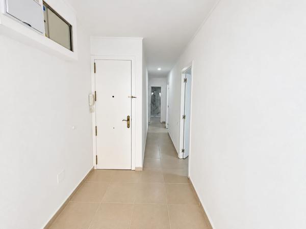 Venta de piso en Piso en Calle San Agatangelo, Benalúa, Alicante / Alacant, Alicante / Alacant
 photo 4