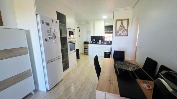 Sale of flat in Piso en Avenida Robleda, La Siesta - El Salado - Torreta, Torrevieja, Torrevieja
 photo 4