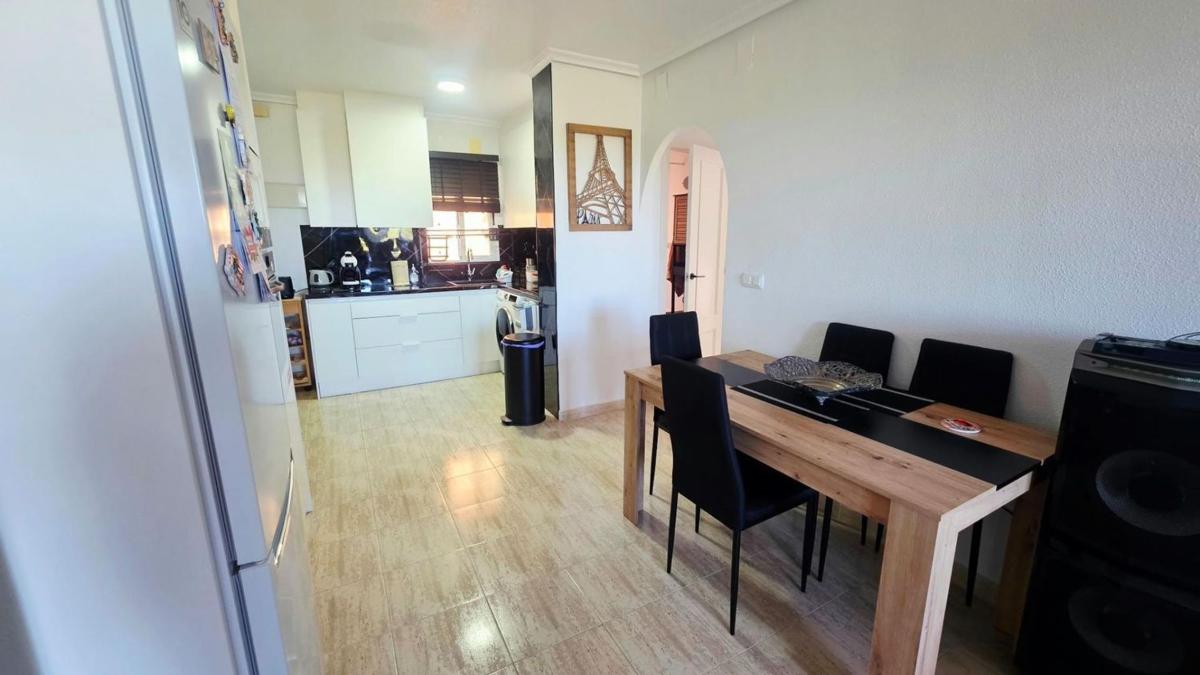 Продажа квартиры на Piso en Avenida Robleda, La Siesta - El Salado - Torreta, Torrevieja, Торревьеха
 photo 5