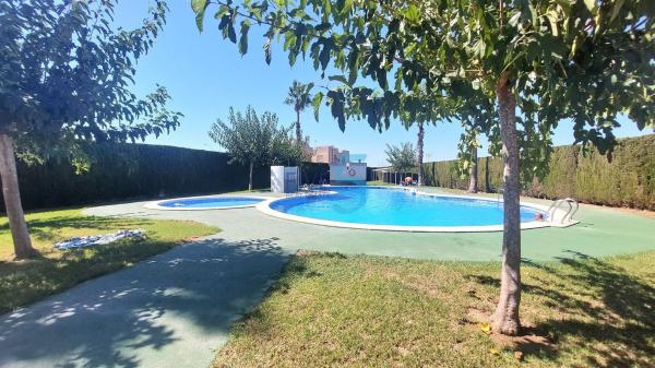 Sale of flat in Piso en La Siesta - El Salado - Torreta, Torrevieja, Torrevieja
photo 1