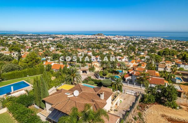 Chalet wolnostojący na sprzedaż w Casa o chalet en Calle Llorer, El Montgó, Denia, Dénia thumbnail 3