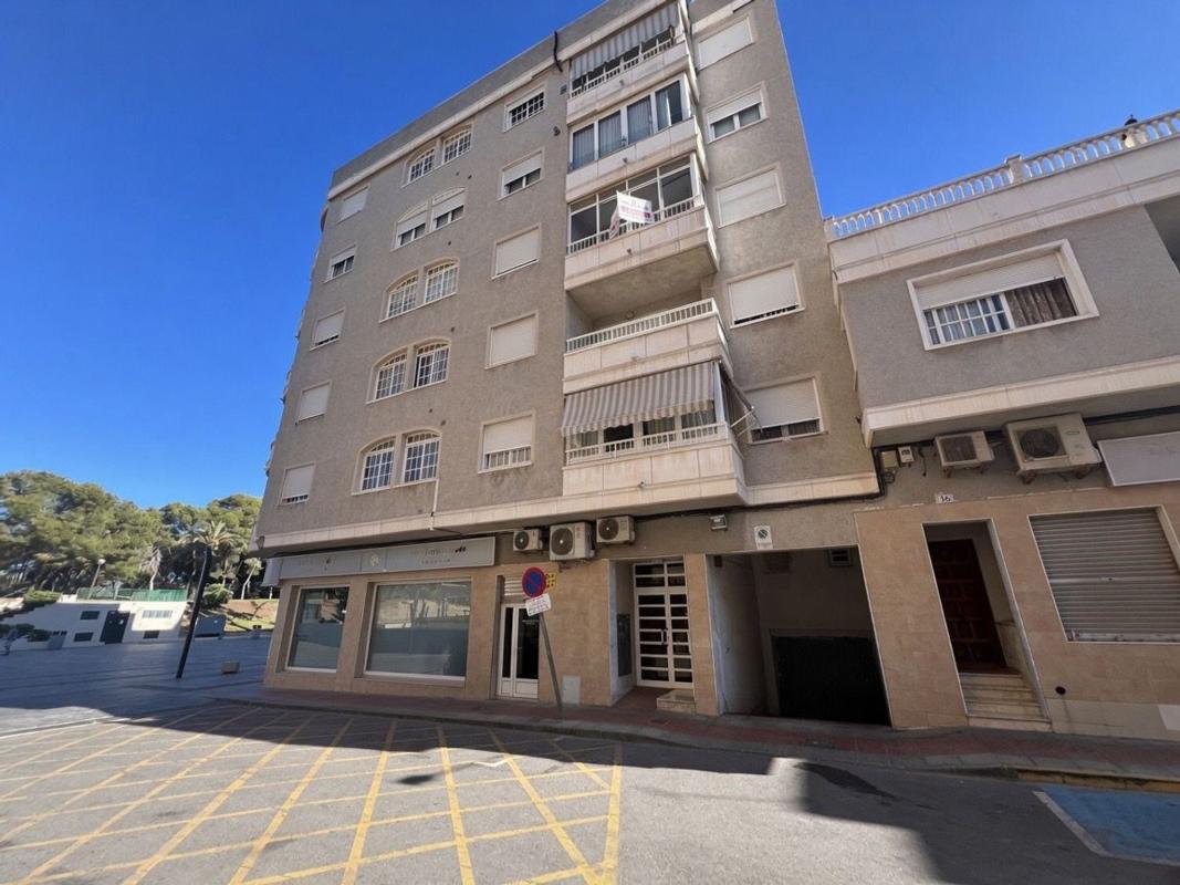 Venta de piso en Piso en Calle Sant Eugeni, Zona Pueblo, Guardamar del Segura, Guardamar del Segura
photo 3