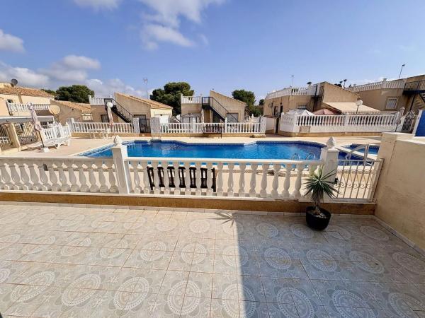 Casa o chalet independiente en Los Balcones - Los Altos del Edén, Torrevieja thumbnail 3
