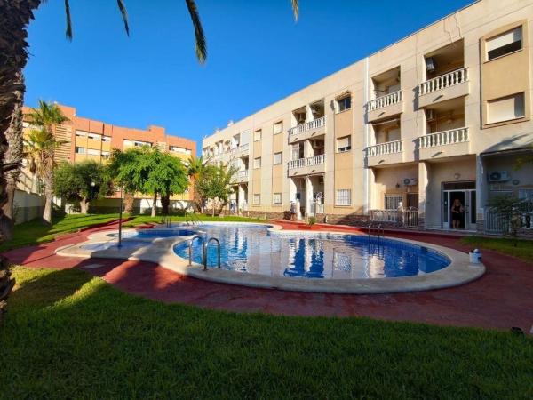 Venta de piso en Piso en Calle Maestro Francisco Casanovas, 8, Antonio Machado, Torrevieja, Torrevieja
photo 1