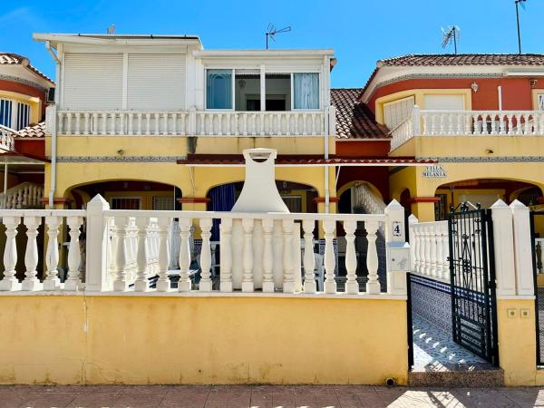 Chalet adosado en Robleda, 18, La Siesta - El Salado - Torreta, Torrevieja photo 1
