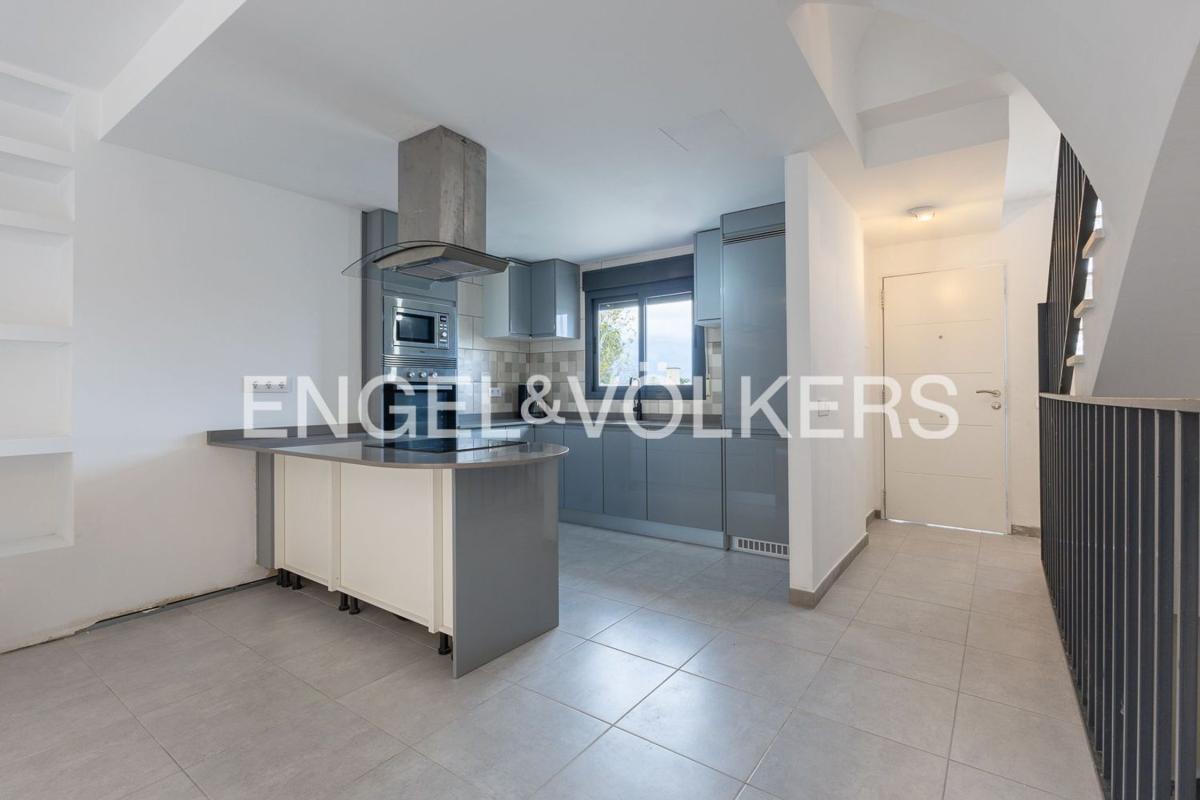 Properties for sale and rent in Spain photo 5