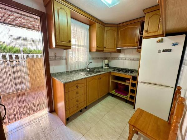 Chalet adosado en Avenida Albacete, Gran Playa, Santa Pola thumbnail 2