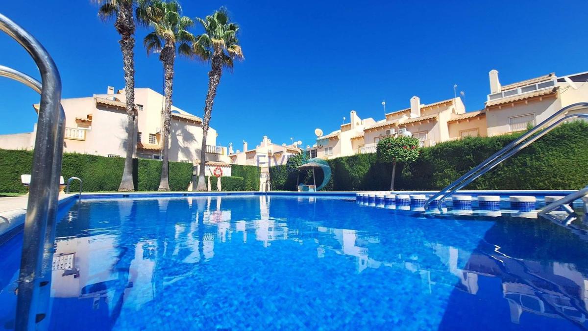 Venta de piso en Piso en Playa Flamenca, Orihuela, Orihuela
photo 2