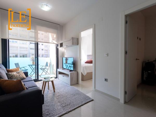 Продажа квартиры на Piso en Maestro Francisco Casanov, 53, Avenida Habaneras - Curva de Palangre, Torrevieja, Торревьеха
photo 1