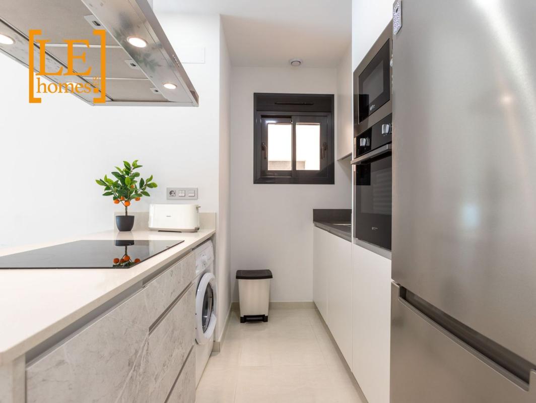 Venta de piso en Piso en Maestro Francisco Casanov, 53, Avenida Habaneras - Curva de Palangre, Torrevieja, Torrevieja
 photo 5