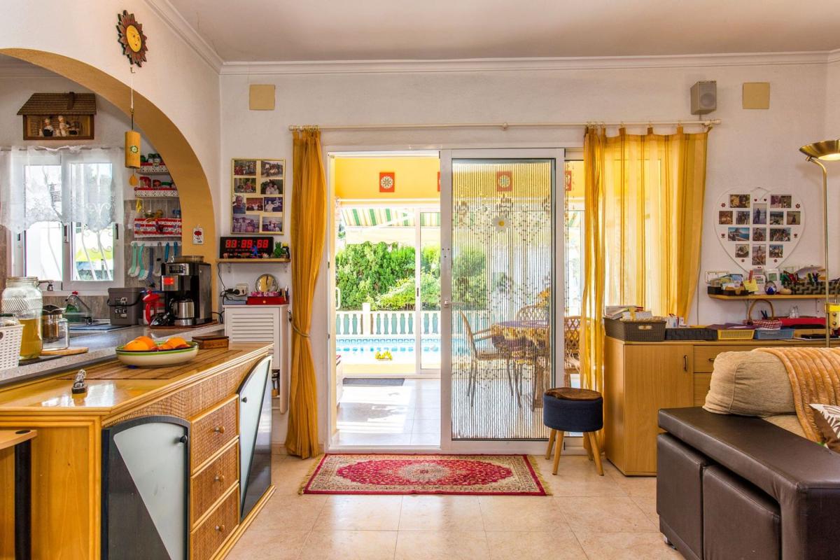 Недвижимость на продажу и в аренду в Испании photo 2