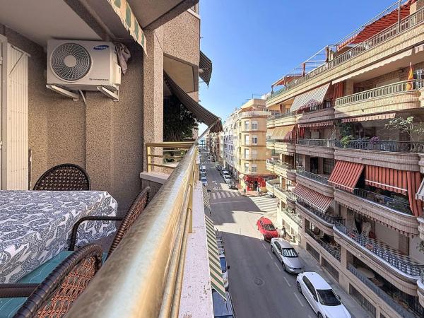 Venta de piso en Piso en Calle Fragata, 20, Avenida Habaneras - Curva de Palangre, Torrevieja, Torrevieja
thumbnail 3