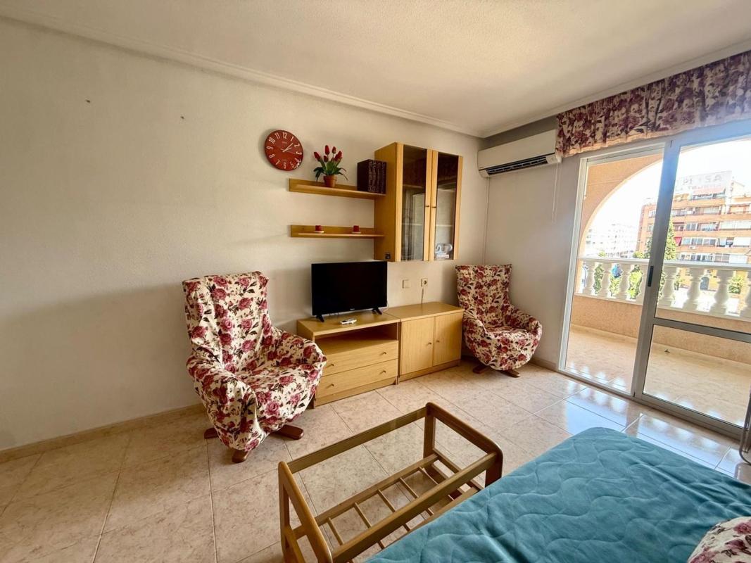 Продажа квартиры на Piso en Ronda D. Ricardo Lafuente Aguado, Parque Acuático - Sector 25, Torrevieja, Торревьеха
 photo 2