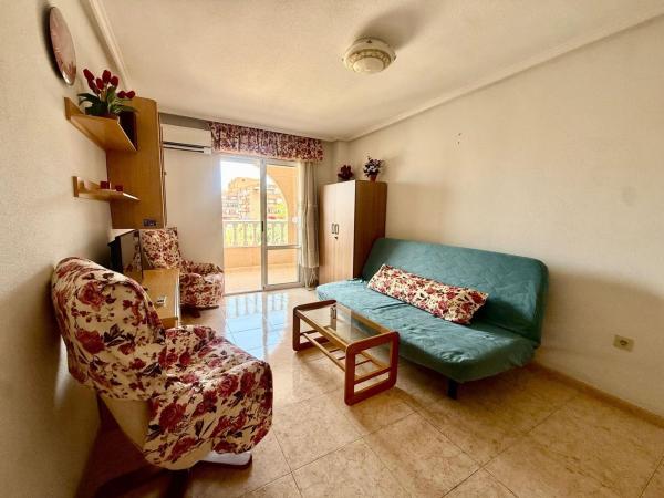 Venta de piso en Piso en Ronda D. Ricardo Lafuente Aguado, Parque Acuático - Sector 25, Torrevieja, Torrevieja
thumbnail 3