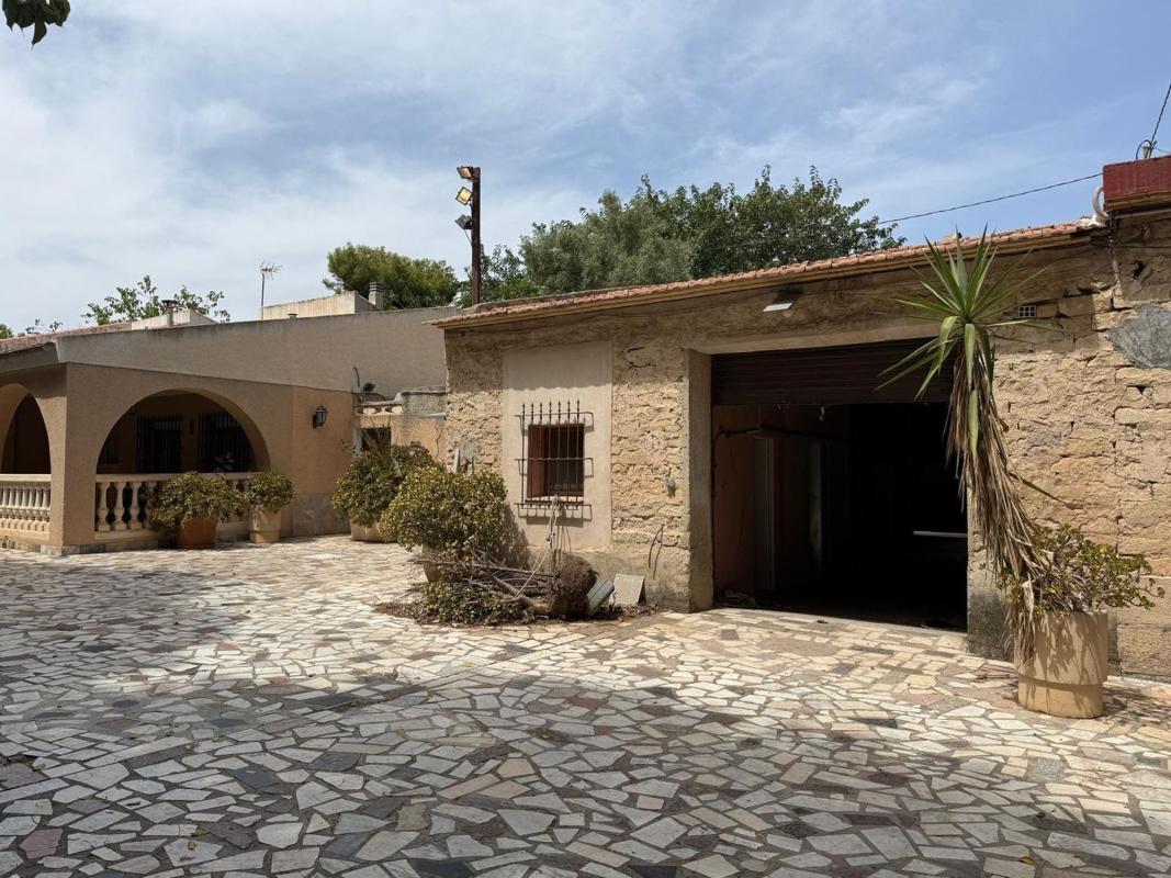 Properties for sale and rent in Spain photo 3