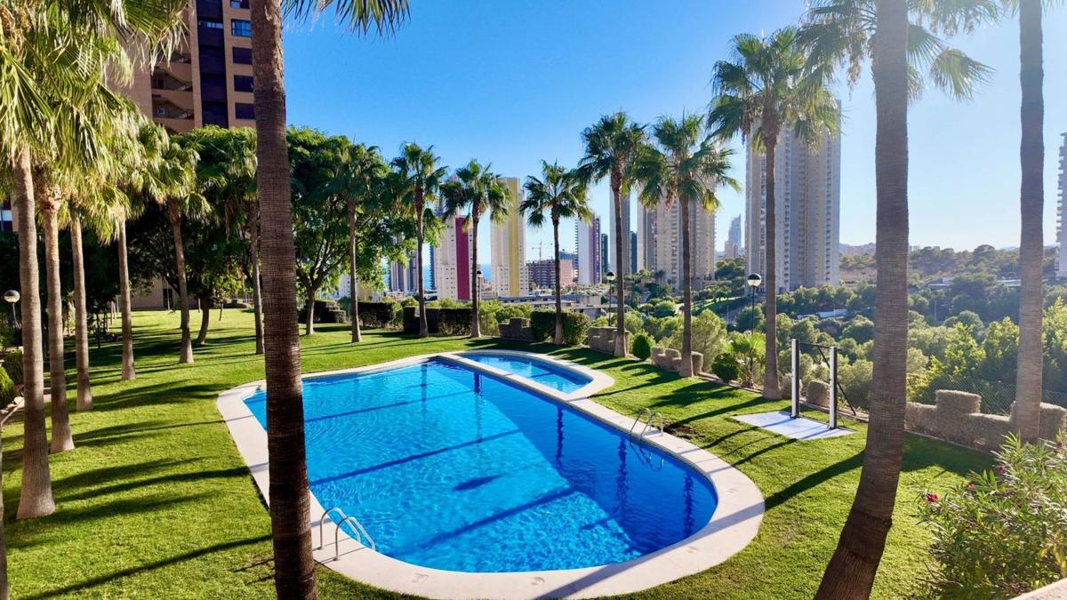 Venta de piso en Piso en Calle Presidente Adolfo Suárez, Pueblo Poniente, Benidorm, Benidorm
photo 1