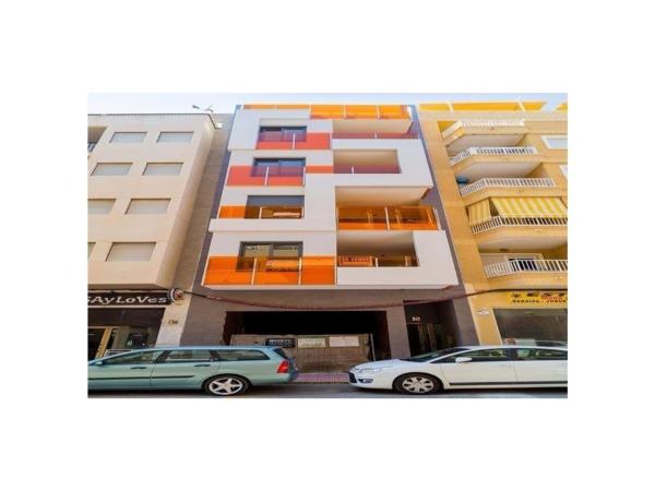 Sprzedaż mieszkania w Piso en Calle Mayor, 7, Gaspar Perrelló, Torrevieja, Torrevieja
 photo 1