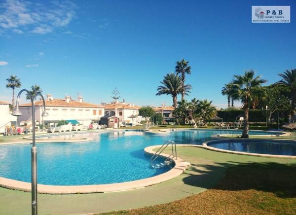 Продажа квартиры на Piso en Calle Daimiel, Los Balcones - Los Altos del Edén, Torrevieja, Торревьеха
photo 1