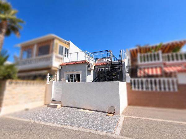 Chalet adosado en Calle Saeta, La Siesta - El Salado - Torreta, Torrevieja thumbnail 2