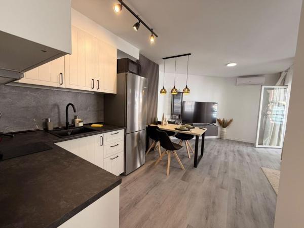 Продажа квартиры на Piso en Avenida Habaneras - Curva de Palangre, Torrevieja, Торревьеха
thumbnail 3