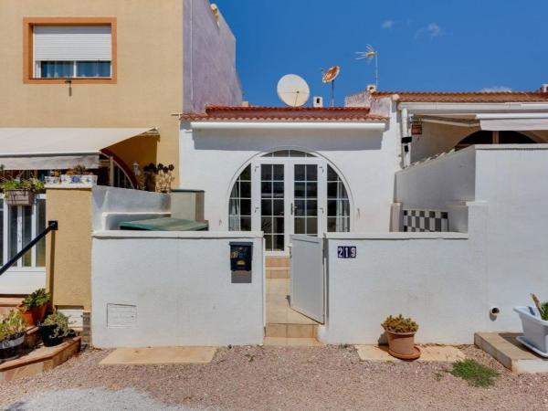 Casa o chalet independiente en Calle Liszt, La Siesta - El Salado - Torreta, Torrevieja photo 1