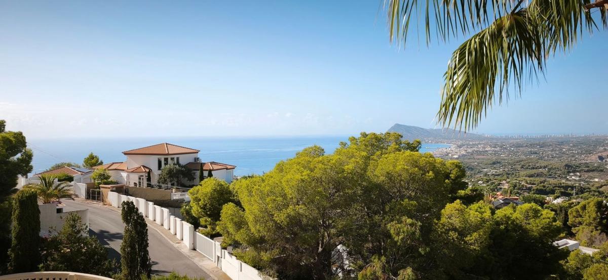 Properties for sale and rent in Spain photo 3