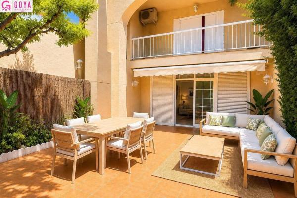 Chalet adosado en Calle de Gastón Castelló, Playa Muchavista, El Campello thumbnail 2