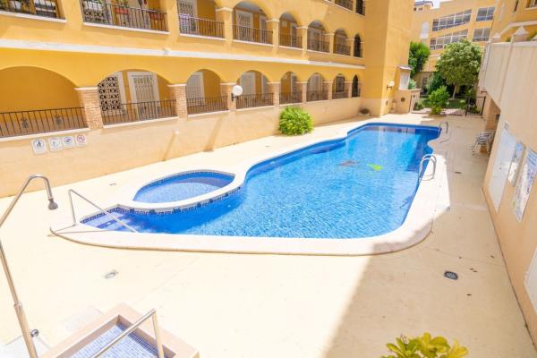 Venta de piso en Piso en Calle Comunidad Valenciana, Algorfa, Algorfa
thumbnail 3
