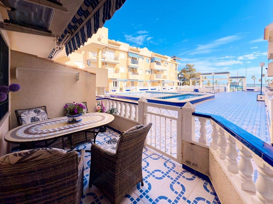 Venta de piso en Piso en La Siesta - El Salado - Torreta, Torrevieja, Torrevieja
photo 1
