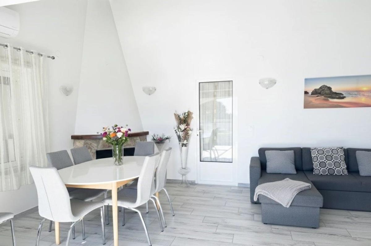 Properties for sale and rent in Spain photo 5