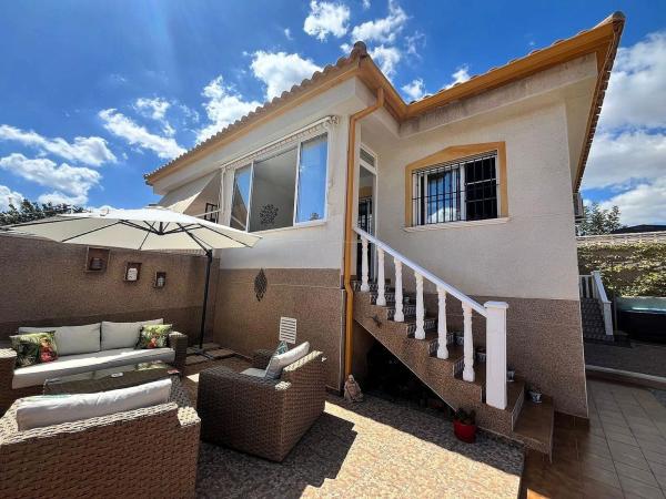 Частный шале на продаже в  Casa o chalet en Avenida Fernando Fenoll Bergua, Castalla, Касталья photo 1