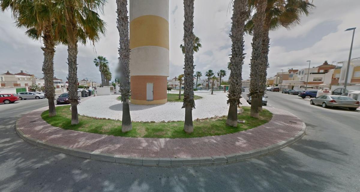 Venta de piso en Piso en Avenida de Londres, Los Balcones y los Altos, Orihuela, Orihuela
photo 1