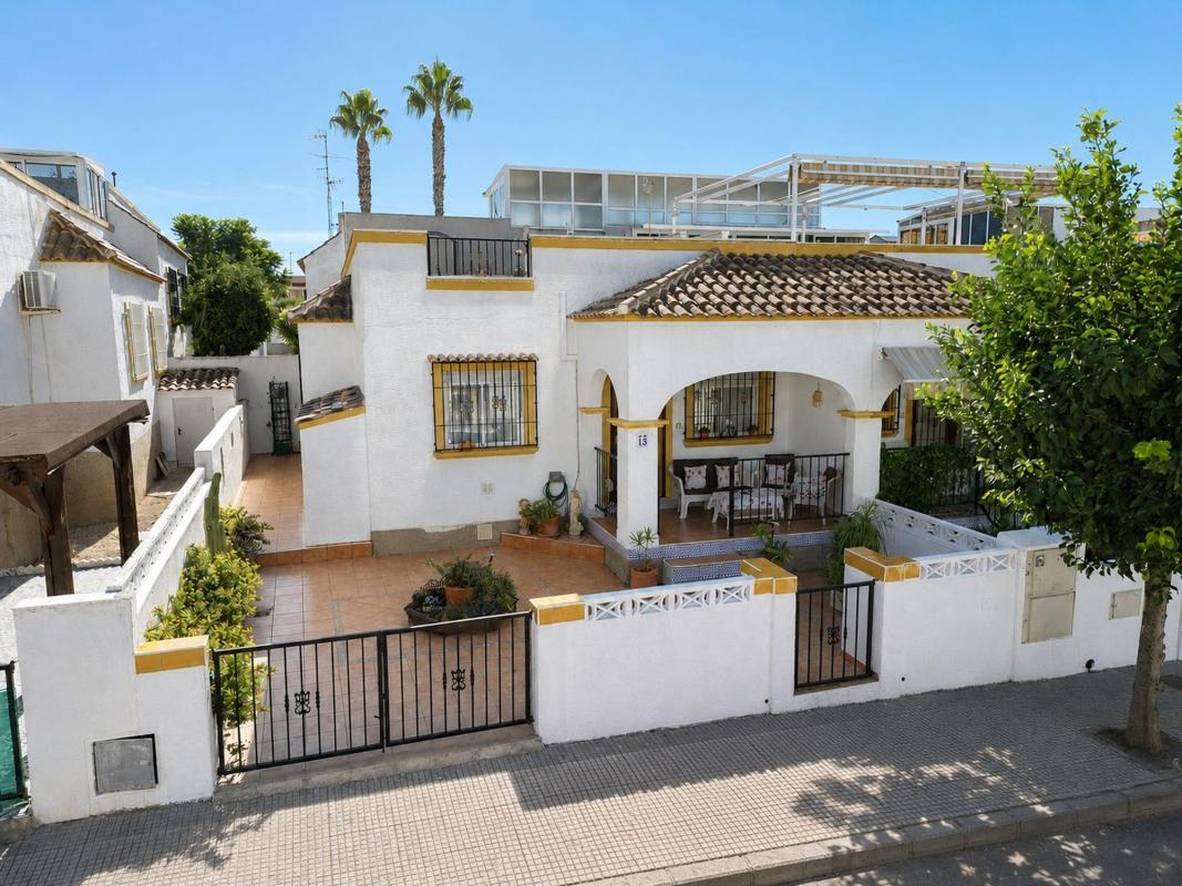 Продажа отдельного шале в Casa o chalet en San Fulgencio, Сан-Фульхенсио photo 2