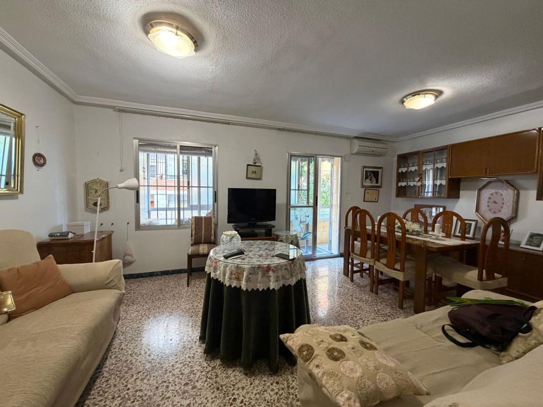 Sale of apartment in Piso en Calle Pintor Pérez Pizarro, Virgen del Remedio - Parque lo Morant, Alicante / Alacant, Alicante
photo 1