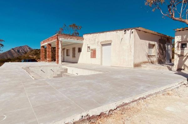 Частный шале на продаже в  Casa o chalet en Hondón de las Nieves, Хондон-де-лас-Ньевес photo 2