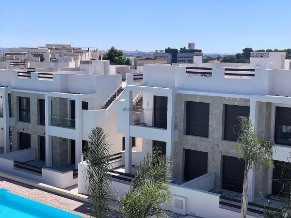 Продажа квартиры на Piso en Urbanizaciones, Guardamar del Segura, Гуардамар-дель-Сегура
thumbnail 3