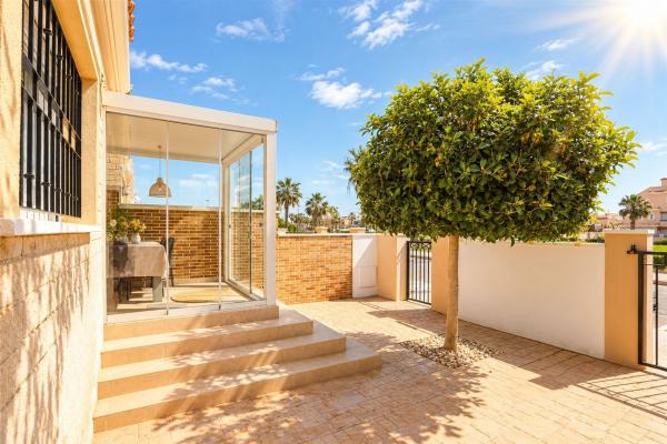 Chalet independiente en venta en Casa o chalet en Torre de la Horadada, Pilar de la Horadada, Pilar de la Horadada
 photo 1
