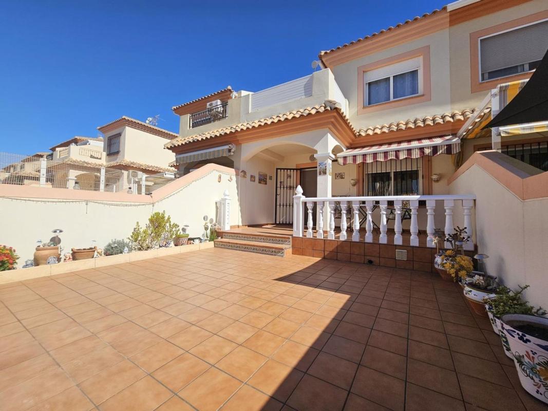 Propiedades en venta y alquiler en España photo 1