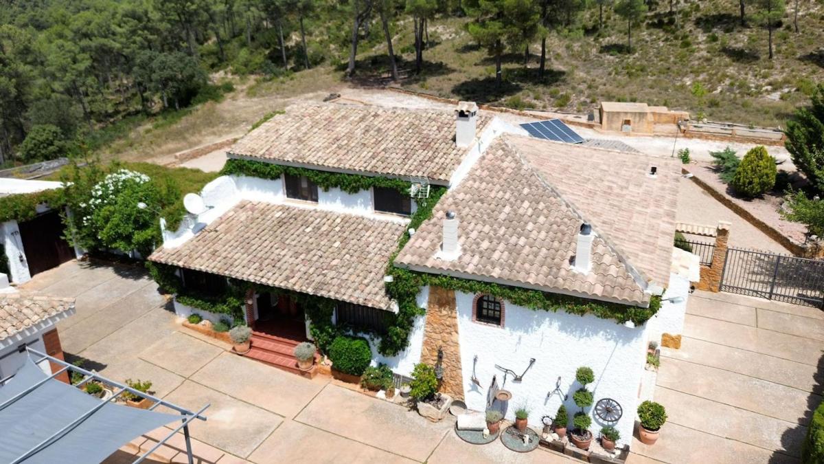 Продажа загородного участка в Finca rústica en Poligono 4, Onil , Онил photo 1
