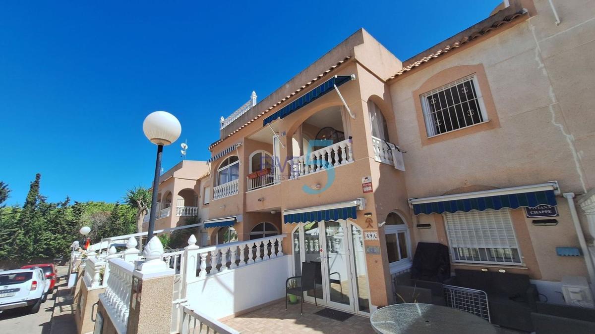 Venta de piso en Piso en Los Balcones - Los Altos del Edén, Torrevieja, Torrevieja
photo 1