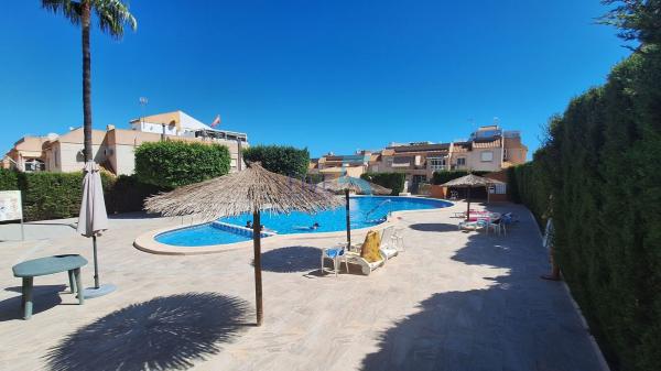 Venta de piso en Piso en Los Balcones - Los Altos del Edén, Torrevieja, Torrevieja
 photo 2