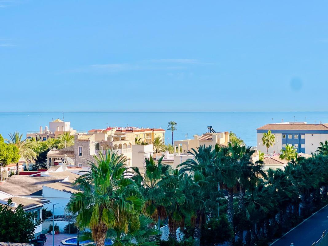 Sale of apartment in Punta Prima, Torrevieja
photo 2
