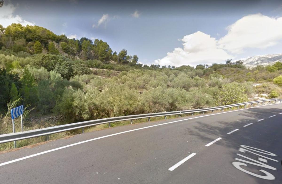 Terreno en venta en Confrides, Alicante photo 1