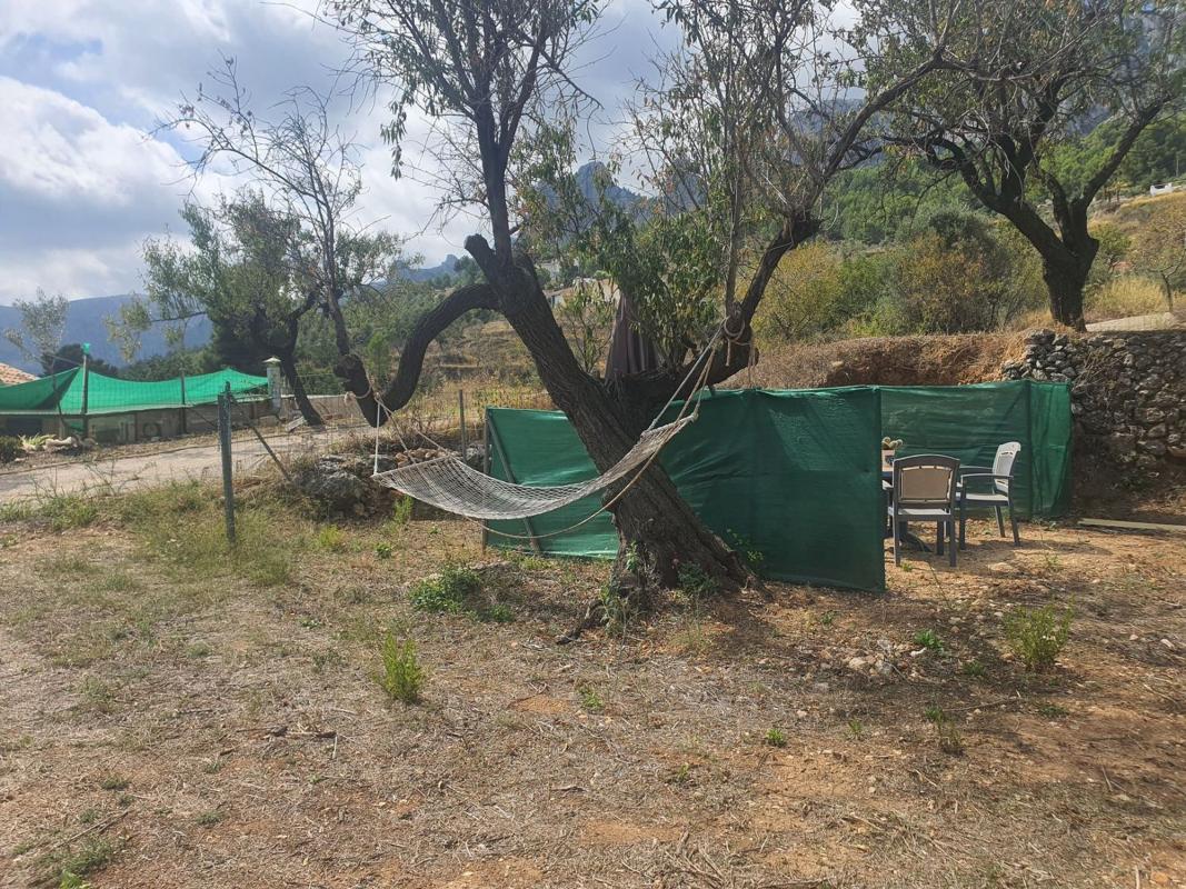 Terreno en venta en Callosa d''En Sarria, Alicante photo 2