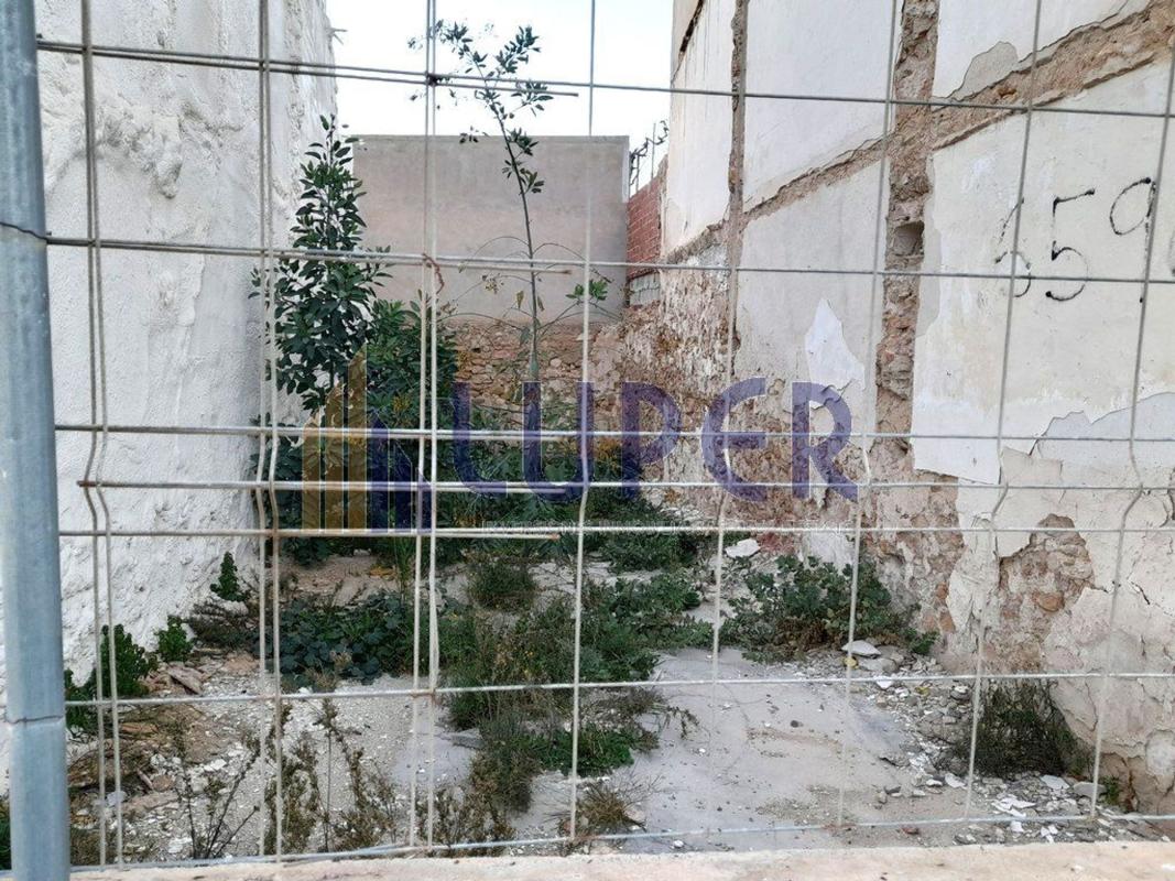 Terreno en venta en Alicante / Alacant, Alicante photo 1