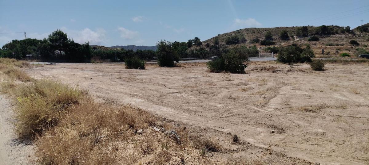 Terreno en venta en Busot, Alicante photo 2