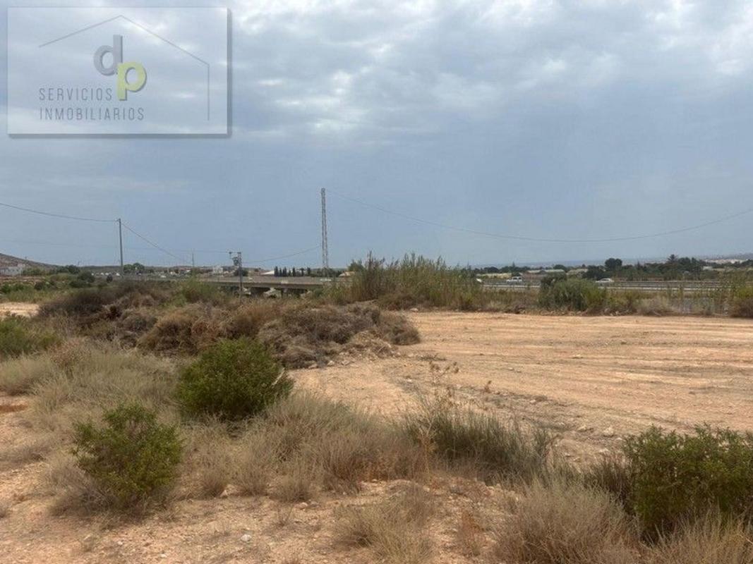 Terreno en venta en Elche / Elx, Alicante photo 1