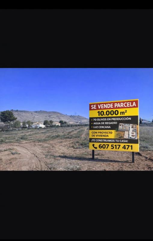 Terreno en venta en Hondón de las Nieves, Alicante photo 1