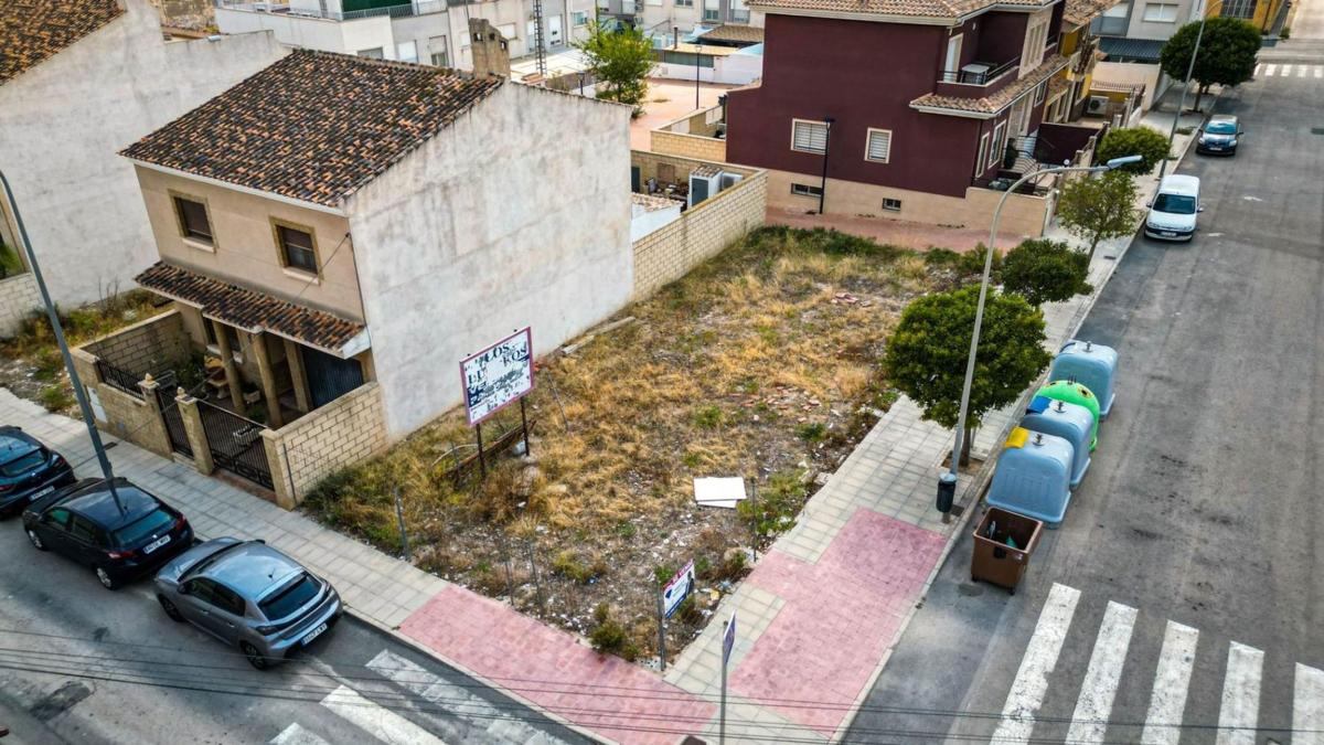 Terreno en venta en Elda, Alicante photo 1